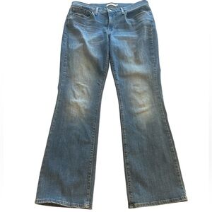 Levi’s Women’s Classic Boot Cut Medium Blue Size 12, 31” length
